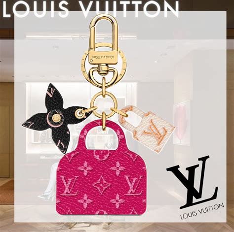 louis vuitton luggage keychain